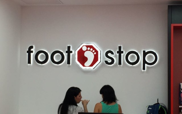 rotulo-corporeo-footstop3