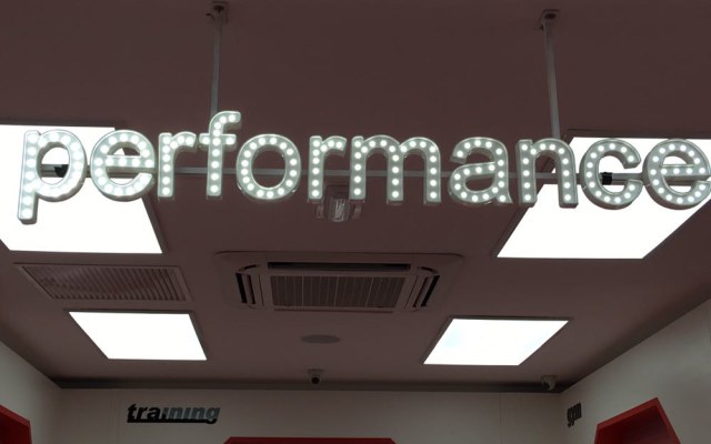 rotulo-corporeo-footstop4